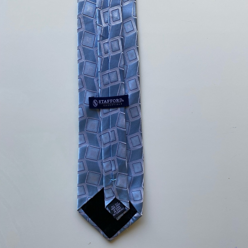 Stafford Essentials 100% Silk handmade Blue Tie - Picture 2 of 4